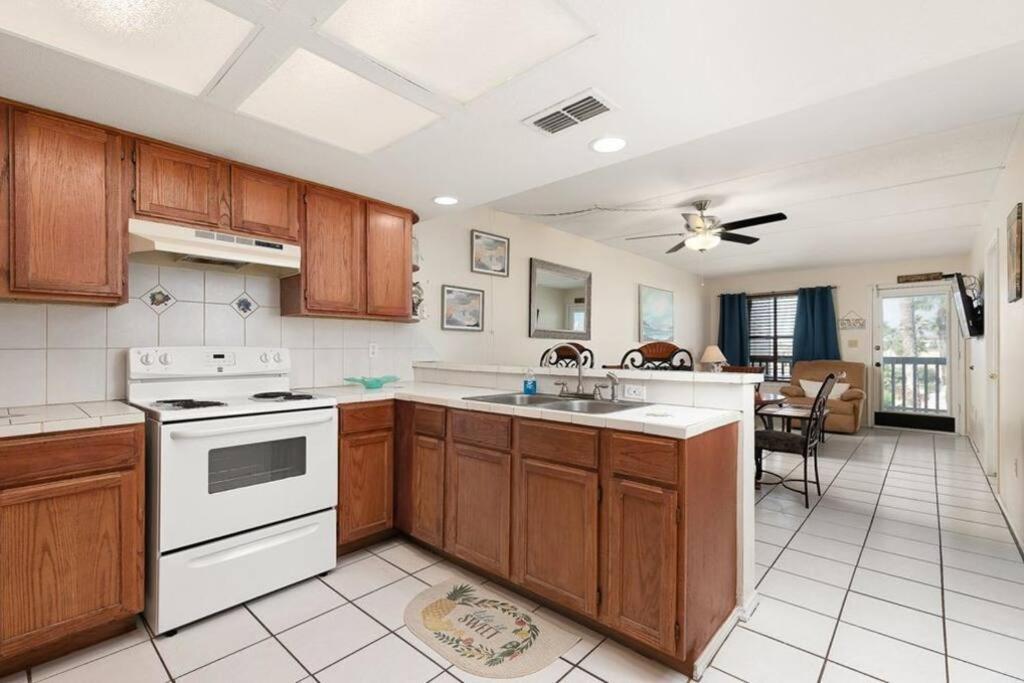 2 Bed 2 Bath Condo By Beach With Resort Pool South Padre Island Exteriér fotografie